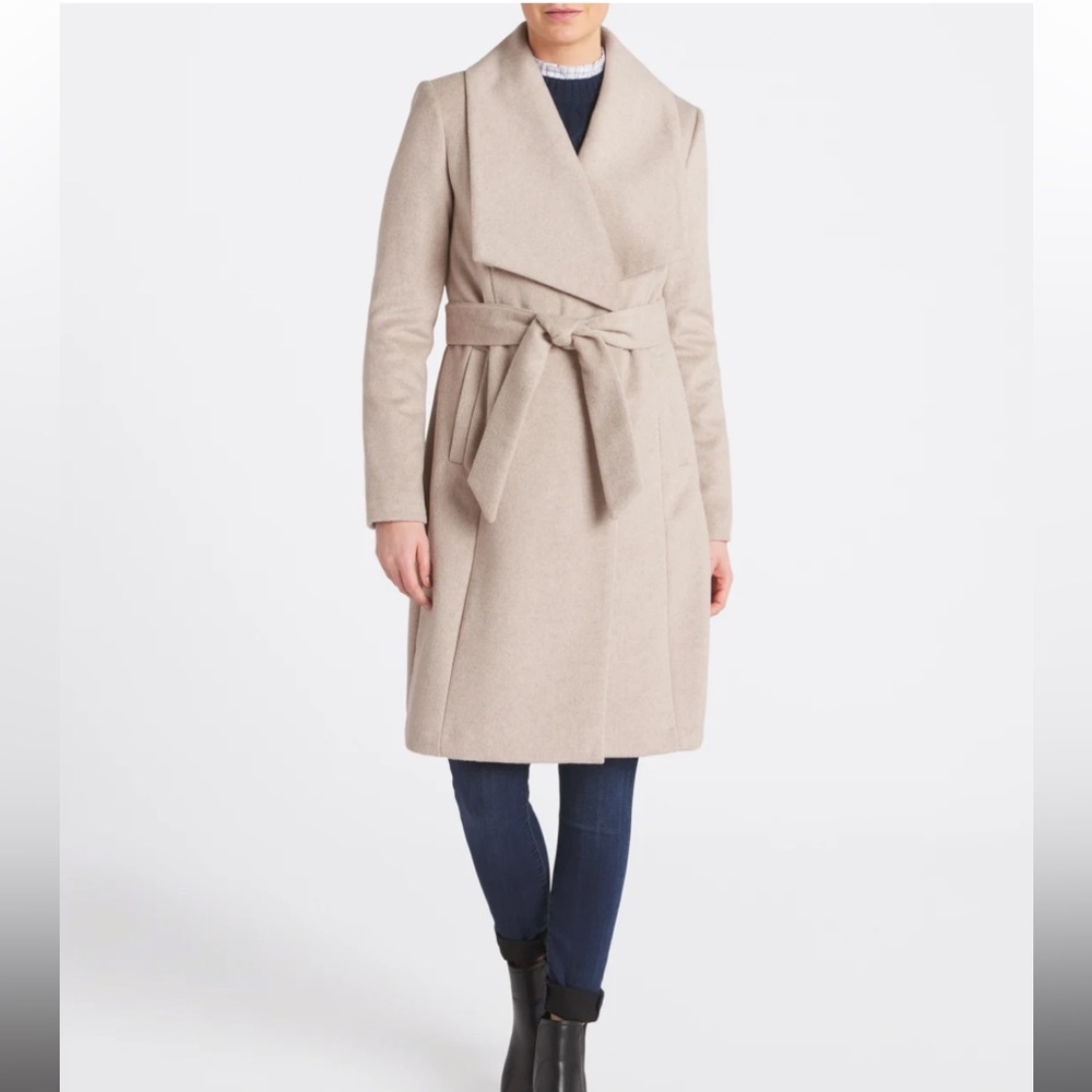 Cole Haan signature Slick Wrap coat, Size 8. Beige.